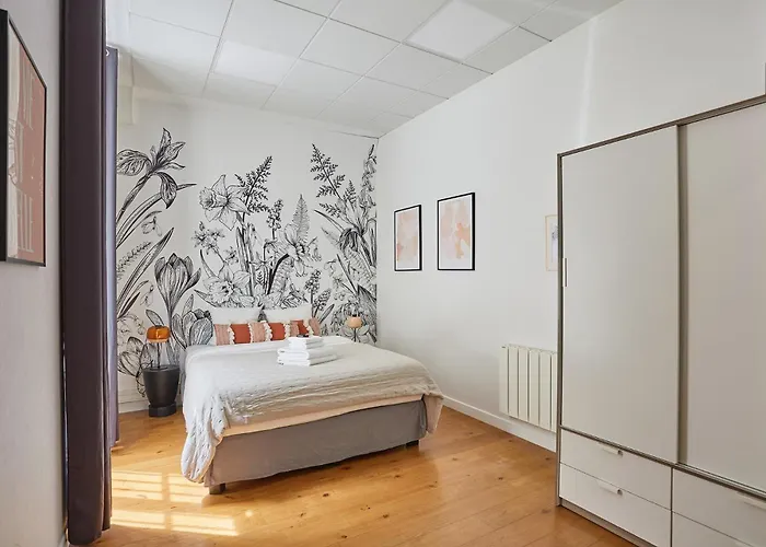 Sublim 3 Bedrooms Center Of By Prestige פריז